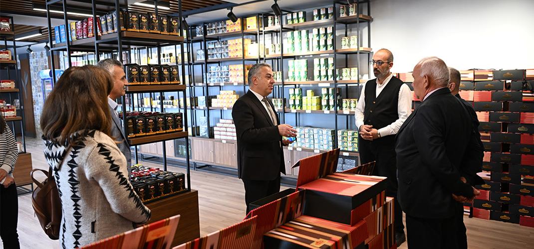 Zengin Çay Çeşitleri ile ÇAYKUR Çay Satış Mağazası Kayseri’de açıldı.